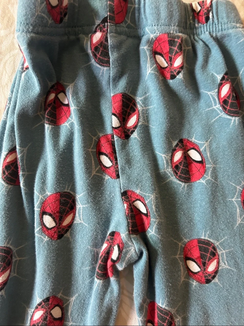 Marvel Kids Spider-Man Face Print Pajama Set in Blue and Red